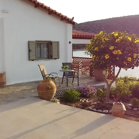 Santa Maria - Seaside Serenity Ferienhaus Ierápetra